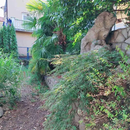 Apartment House Cavle