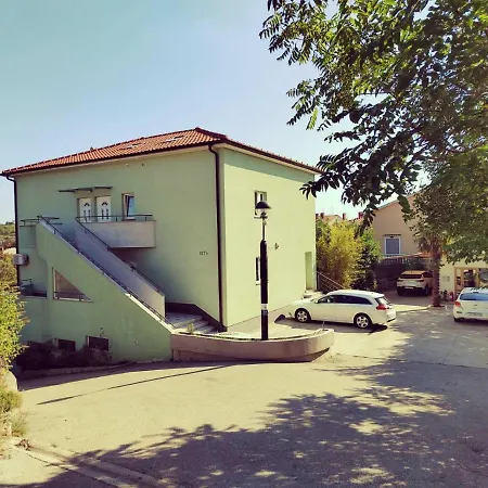 House Apartment *