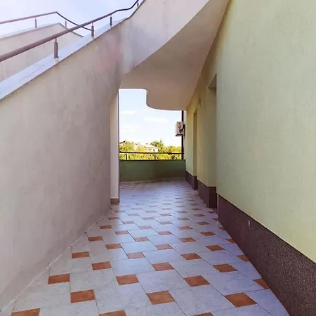 House Apartment *