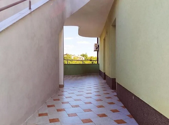 House Διαμέρισμα *